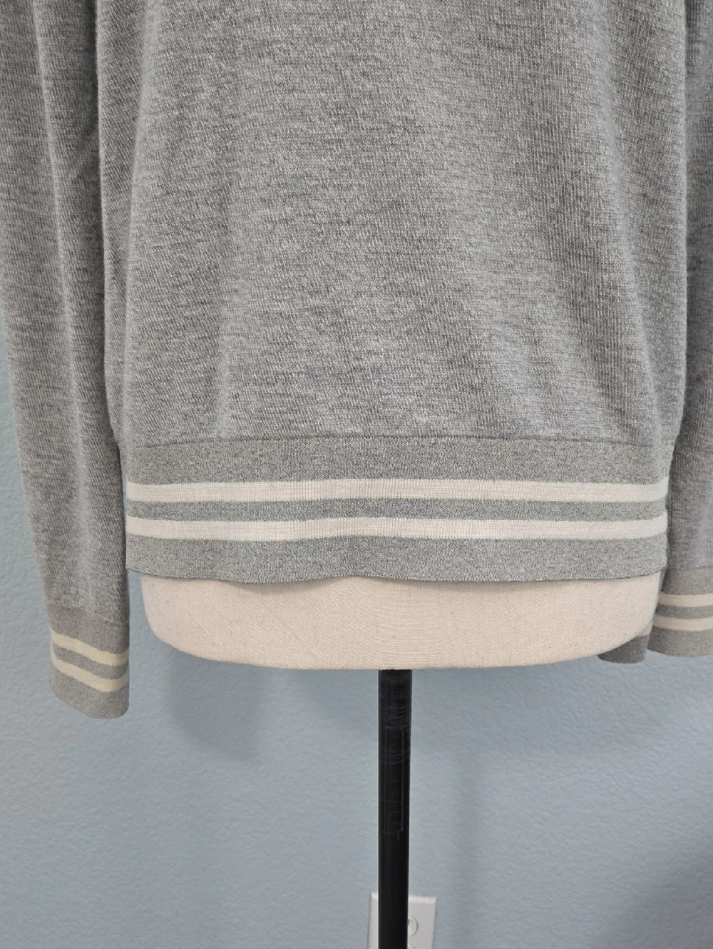 RAG & BONE Be Kind Reflective Light Gray Crewneck Sweater Striped Hem Sz MED - Picture 3 of 9